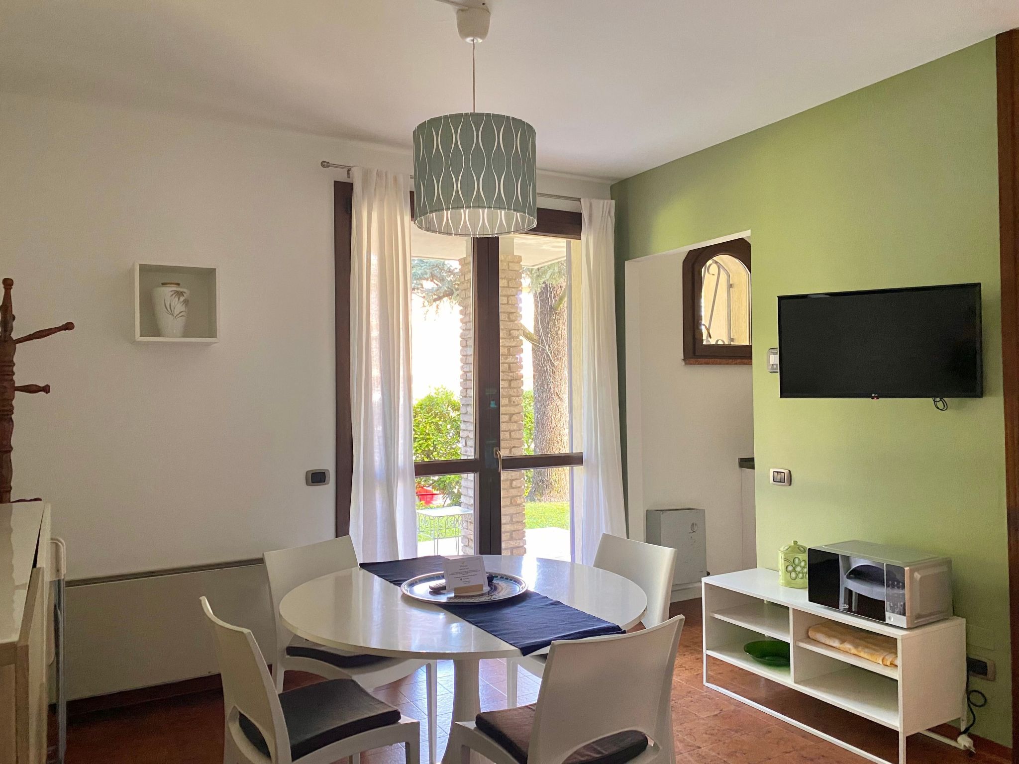 Gemütliche Drei-Zimmer-Wohnung mit Garten-Binnen