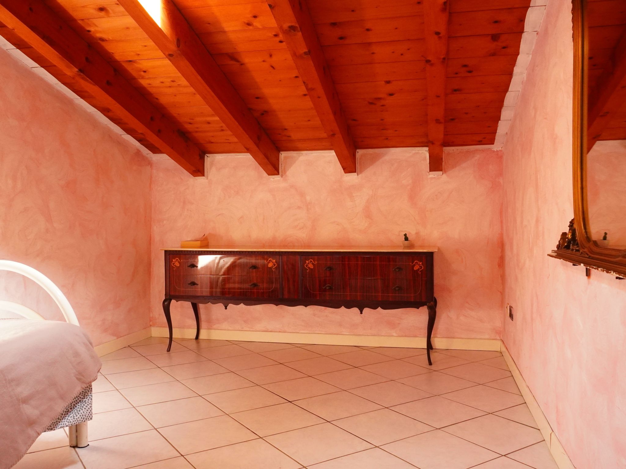 La Mansarda a Lago - Lina 3-Drinnen