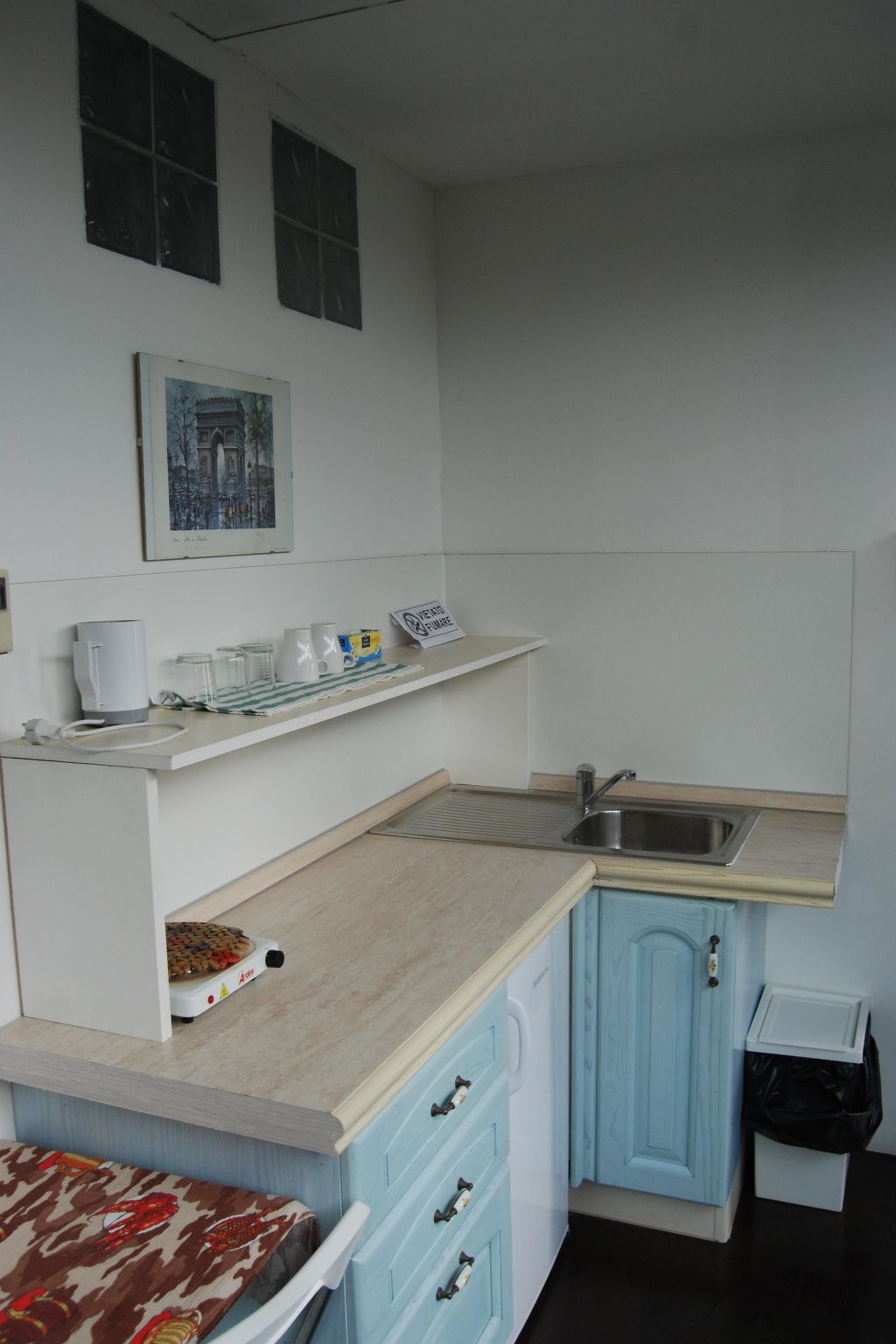 Rose 1 Studio mit Doppelbett-Drinnen