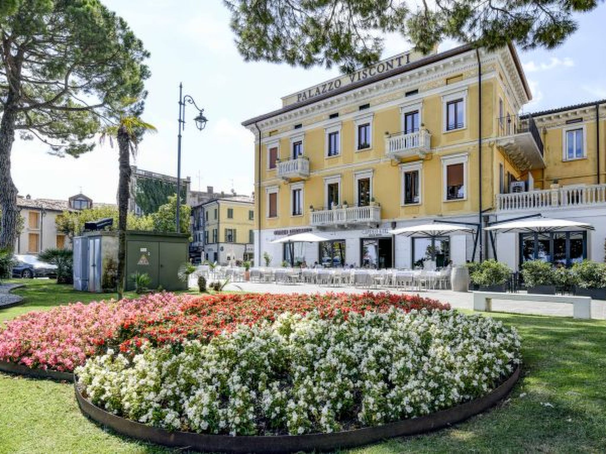 Desenzanoloft Palazzo Visconti-Collo Lungo Giallo - Image 4