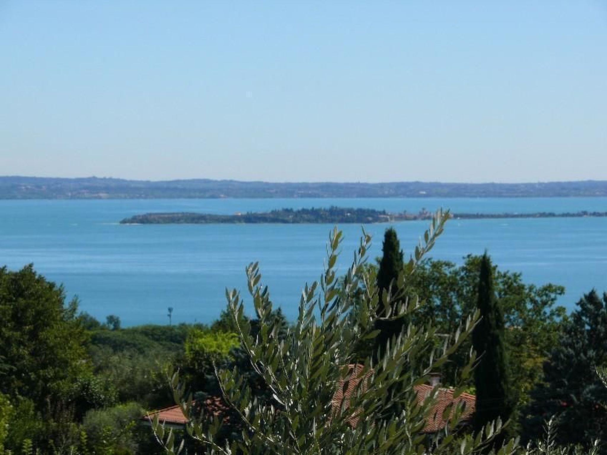 Helle Wohnung in den Hügeln des Gardasees