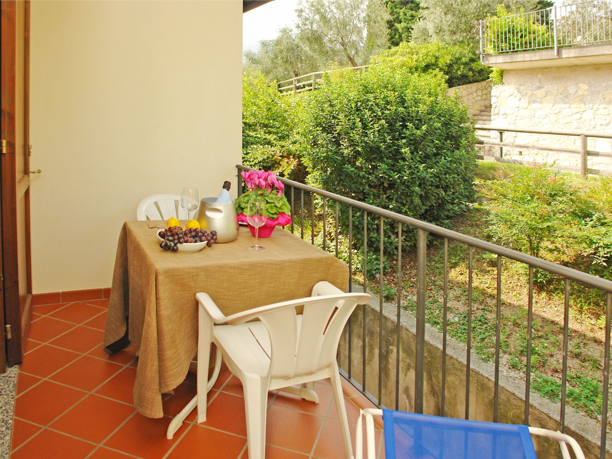 Zweizimmerwohnung mit Balkon ohne Seeblick-Inside