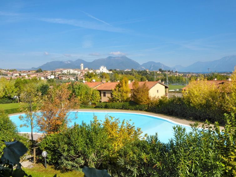 Garda Golf Green Residence (MAN201)