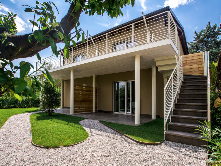 Appartement met whirlpool in Manerba op 500m van het strand in Manerba del Garda