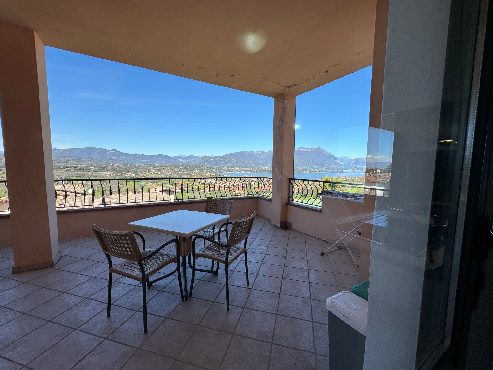 Wohnung in Solarolo mit privatem Parkplatz Apartment in Manerba