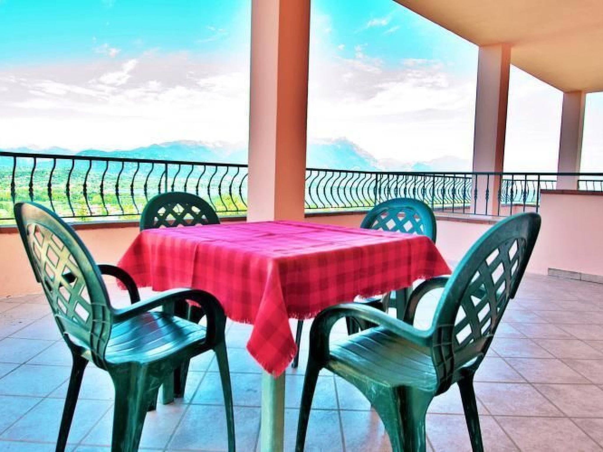 Wohnung in Solarolo mit privatem Parkplatz-Draußen