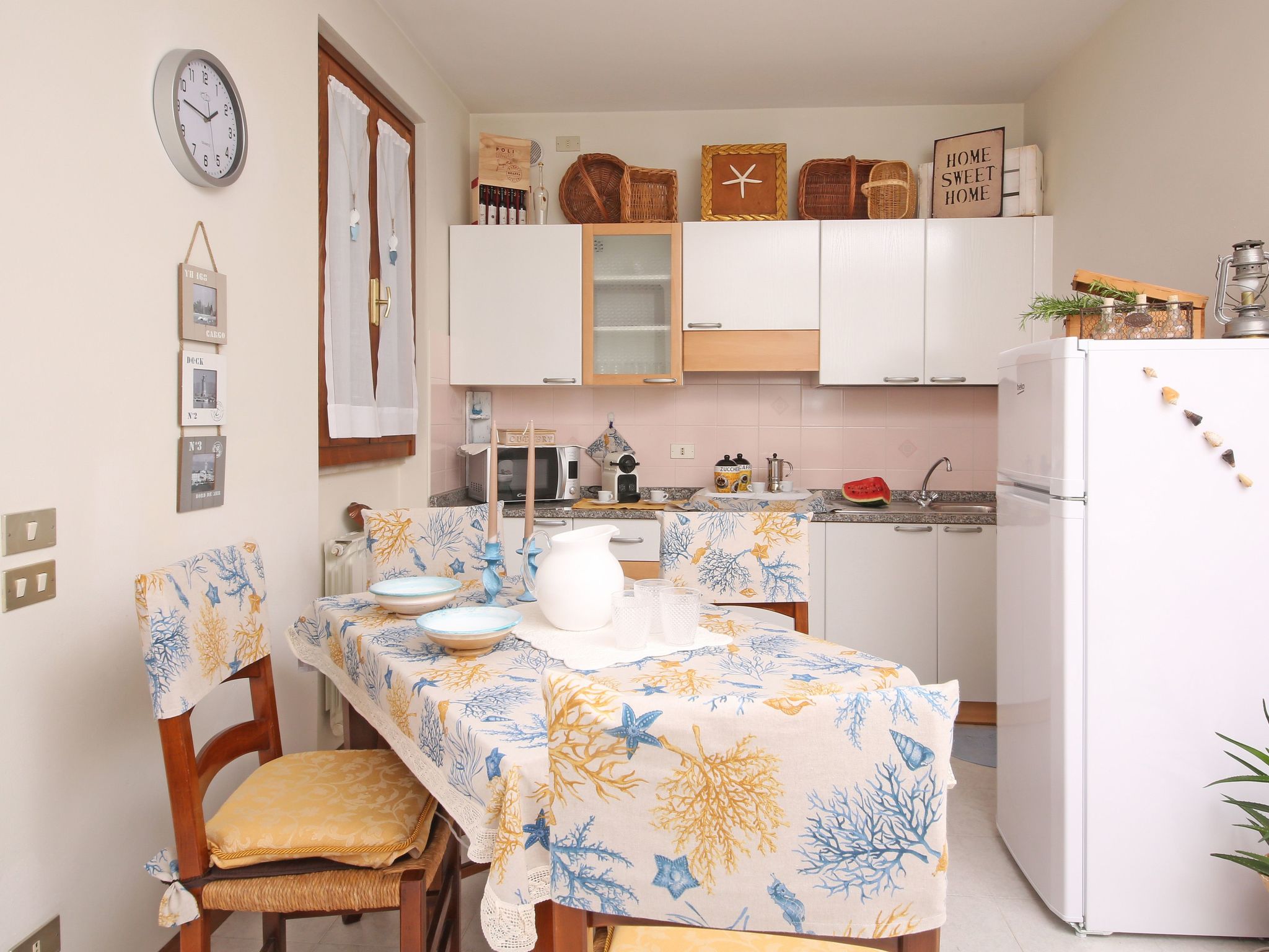 Photo of inmitten von Blumen N.2