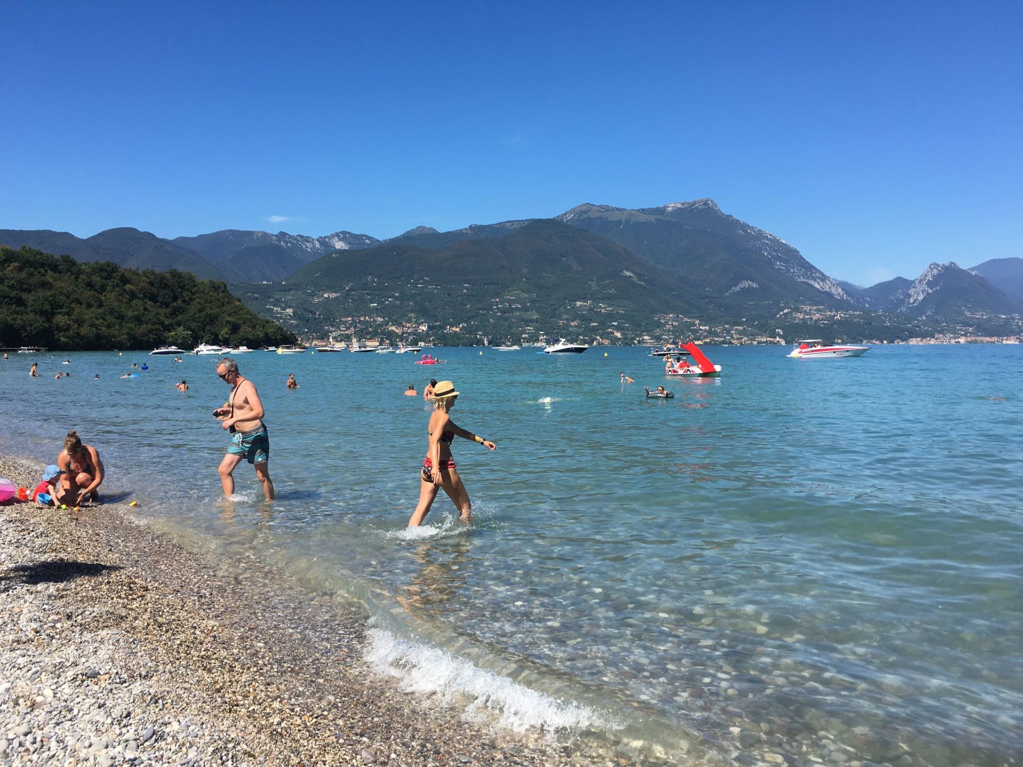 Photo of inmitten von Blumen N.2