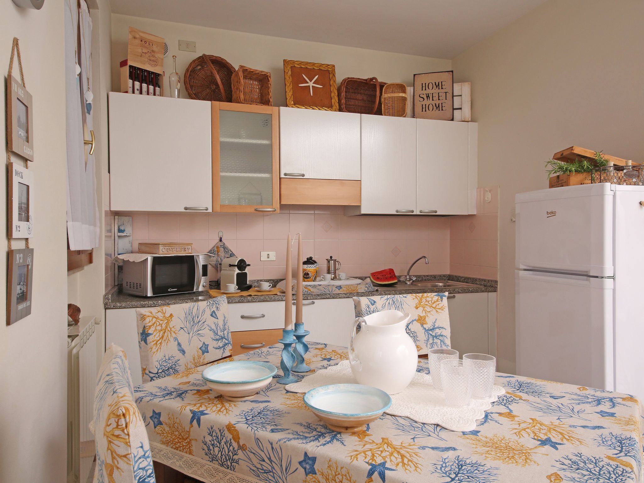 Photo of inmitten von Blumen N.2