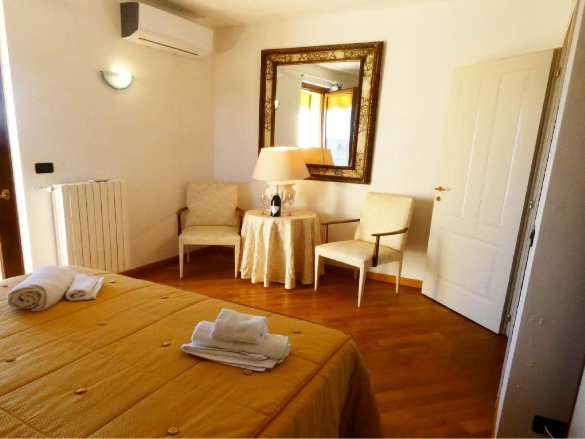 Villa Paradiso, 200 m² Ferienhaus-Binnen