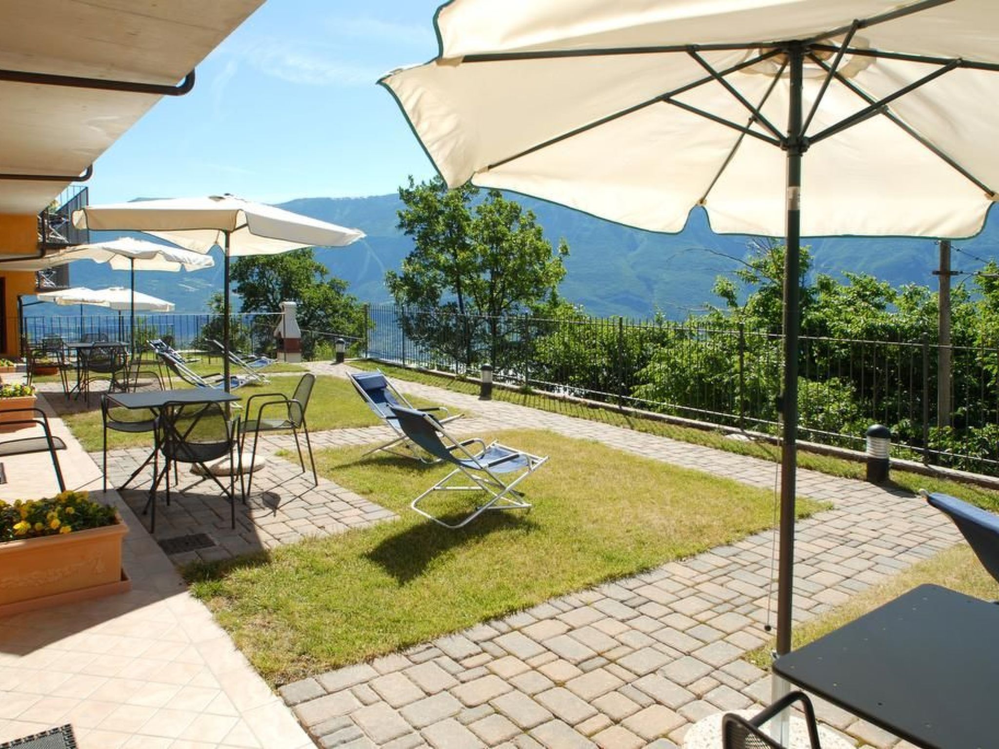 "Dreizimmerwohnung mit Balkon-Binnen