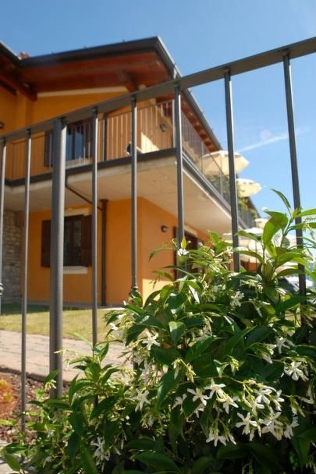 Photo of Drei-Zimmer-Wohnung mit Garten