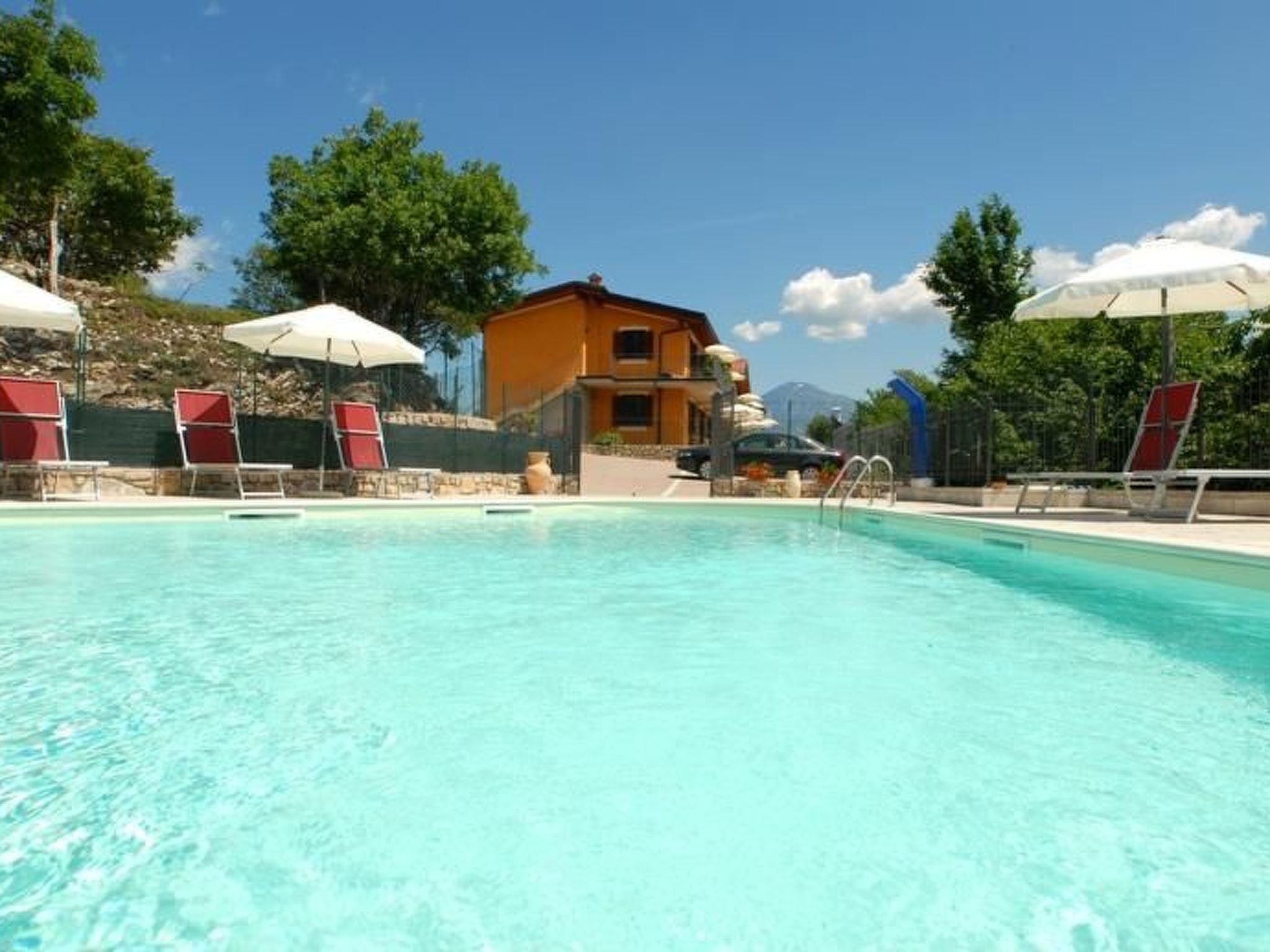 'Zwei-Zimmer-Balkon-Binnen