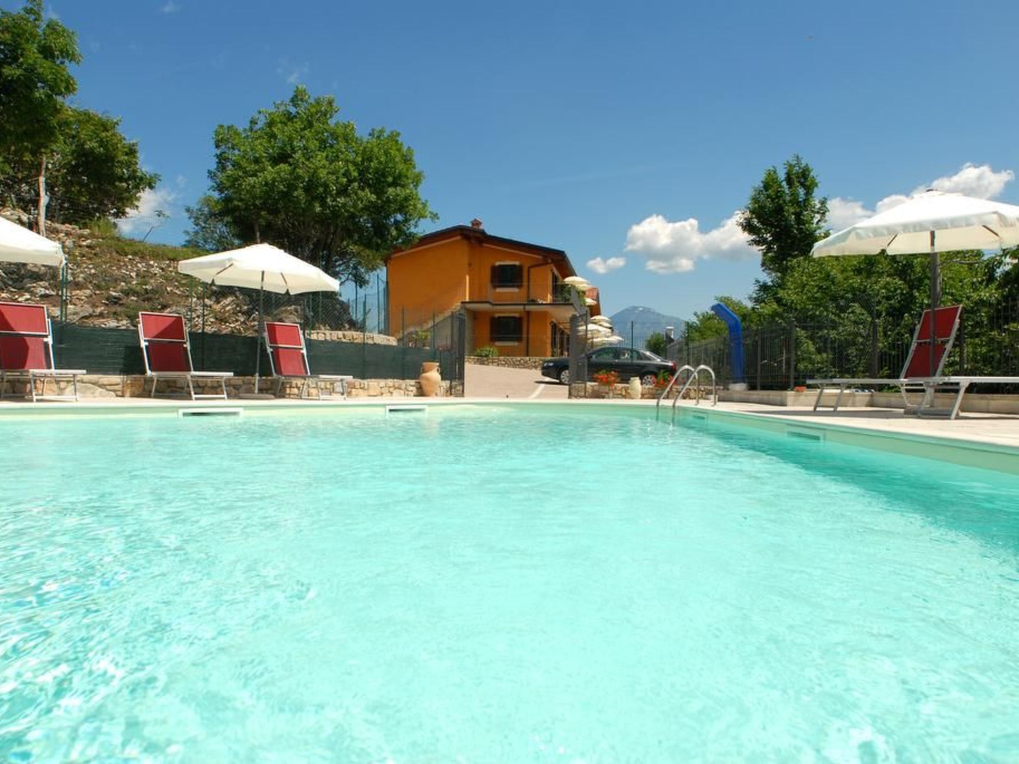 'Zwei-Zimmer-Balkon-Binnen