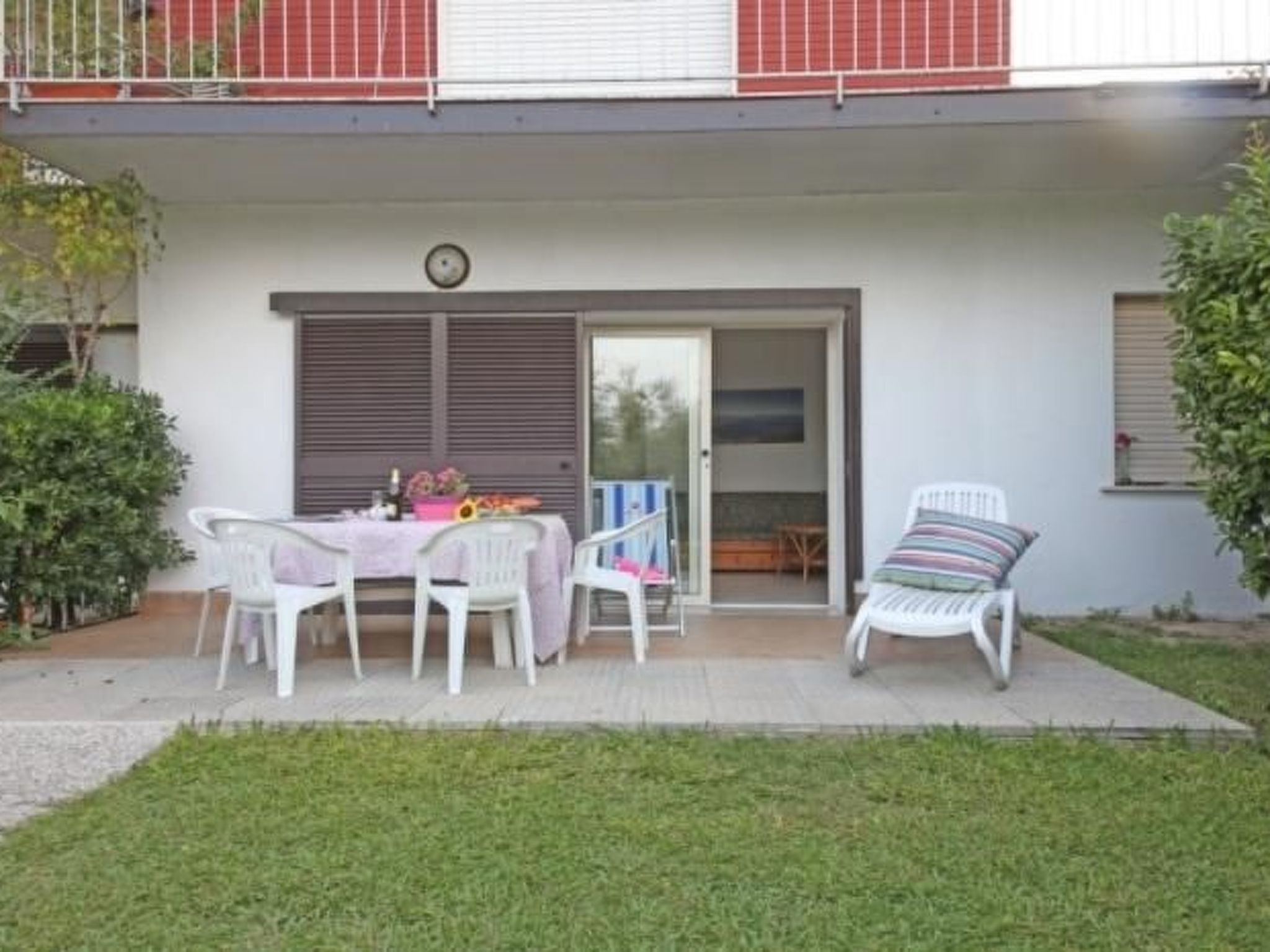 Dreizimmerwohnung in Villa eine Ebene-Inside