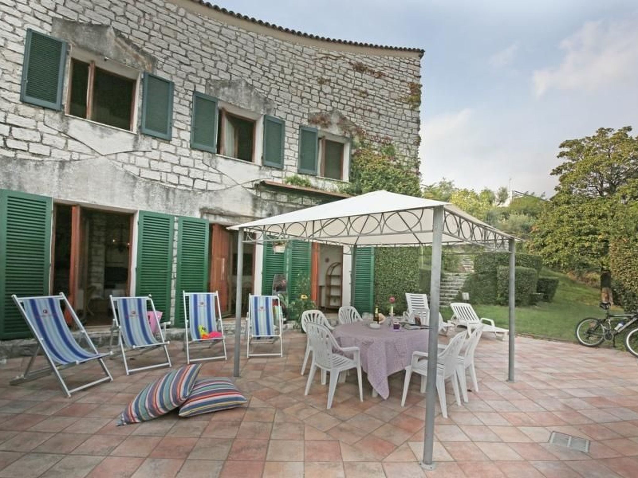 Appartement in Villaggio Sanghen mit Garten, Terrasse und gemeinsamem Pool-Inside