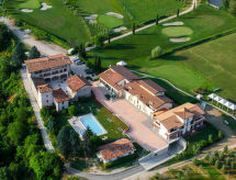 Historisch verblijf aan de golfbaan bij Salò met panoramisch zwembad - thumbnail 2