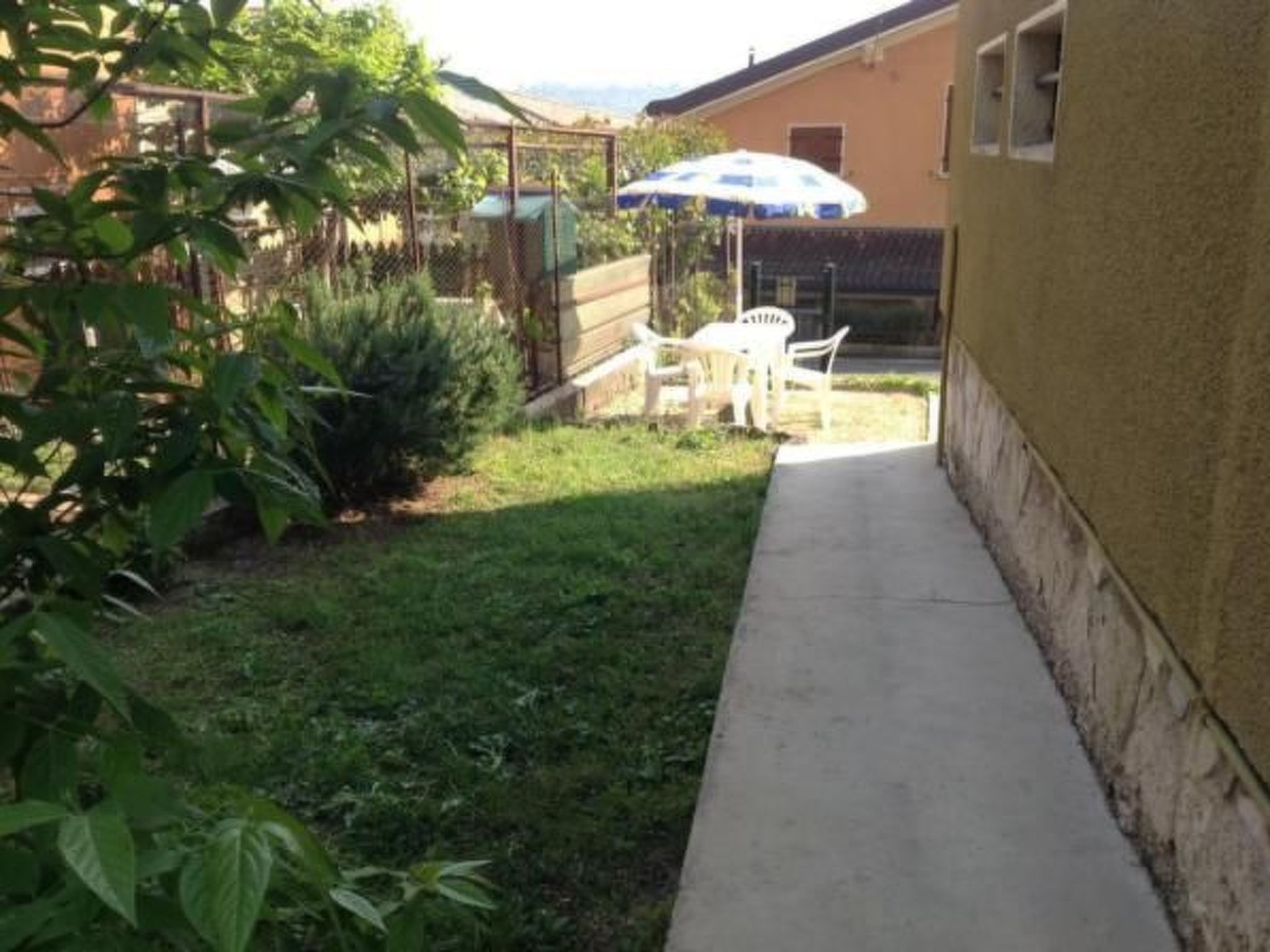 In Salò mit Grill, Terrasse und Garten-Binnen