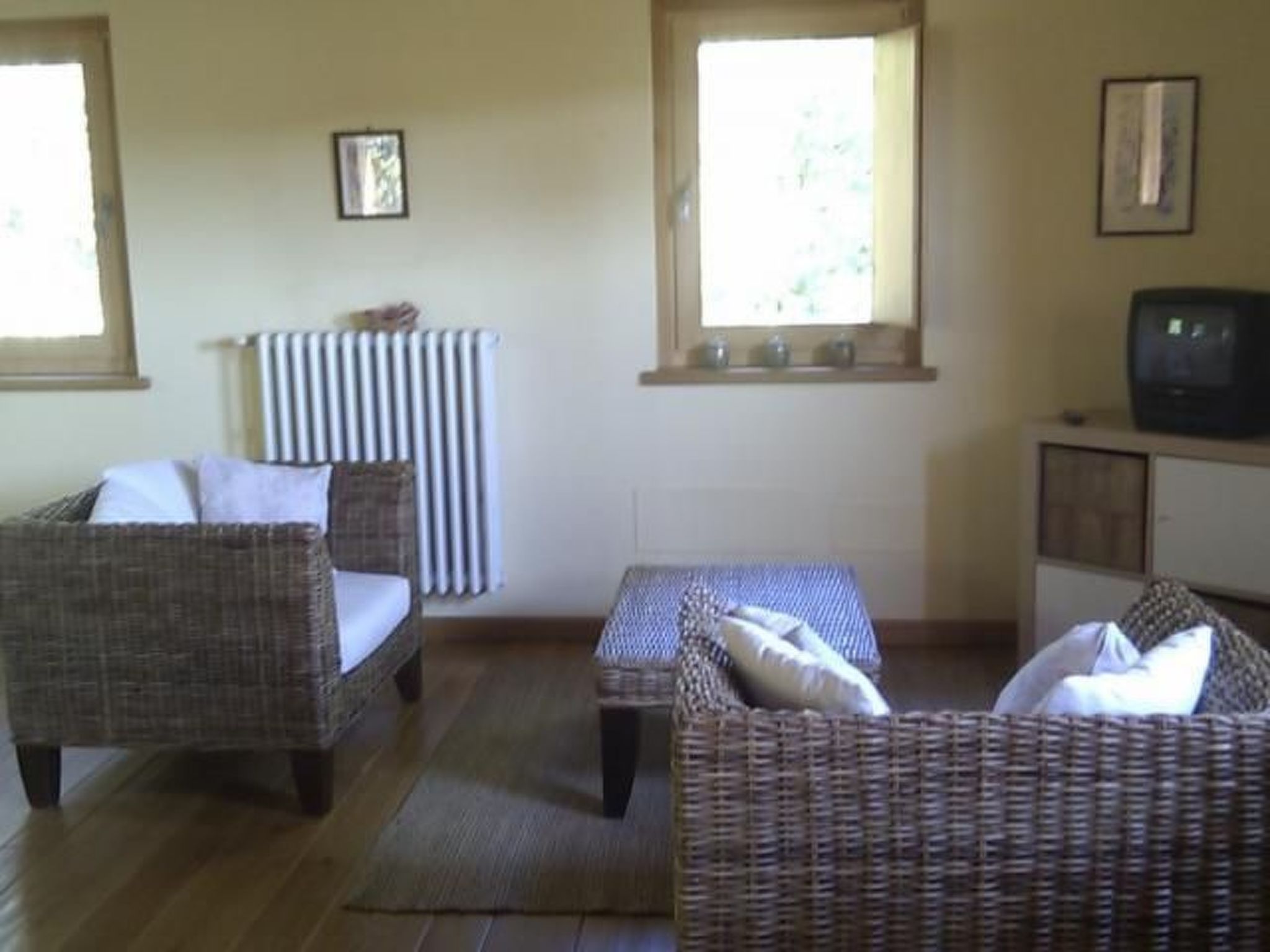 Wohnung mit Grill, Pool und Terrasse-Binnen