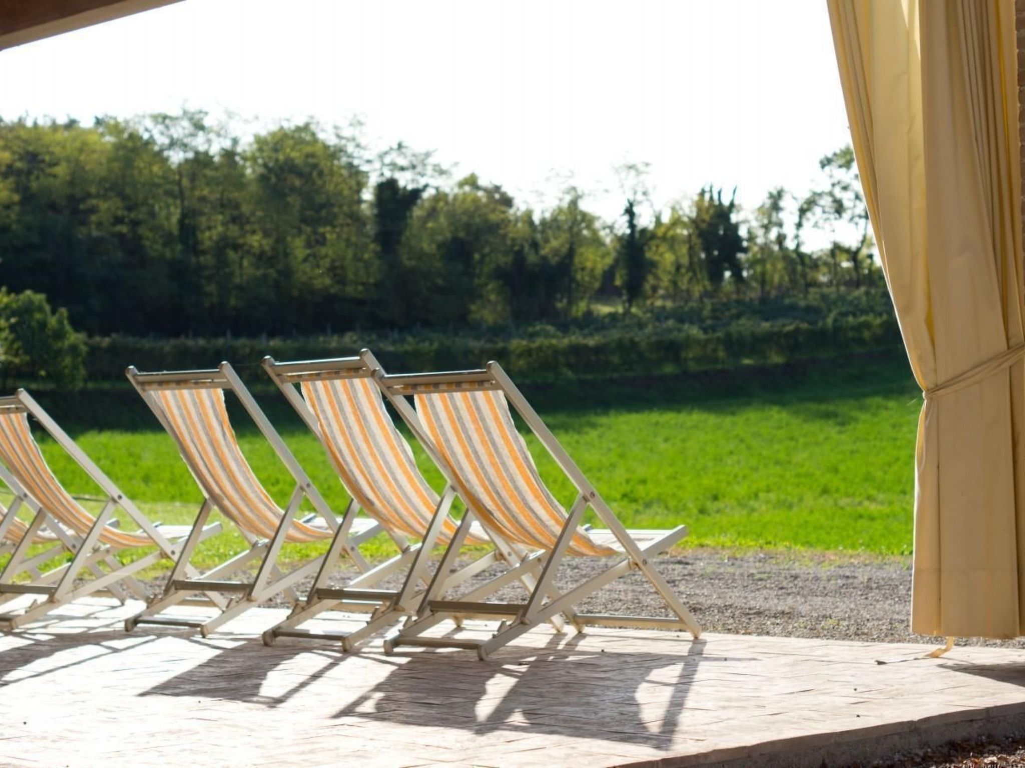 Wohnung mit Grill, Pool und Terrasse-Binnen