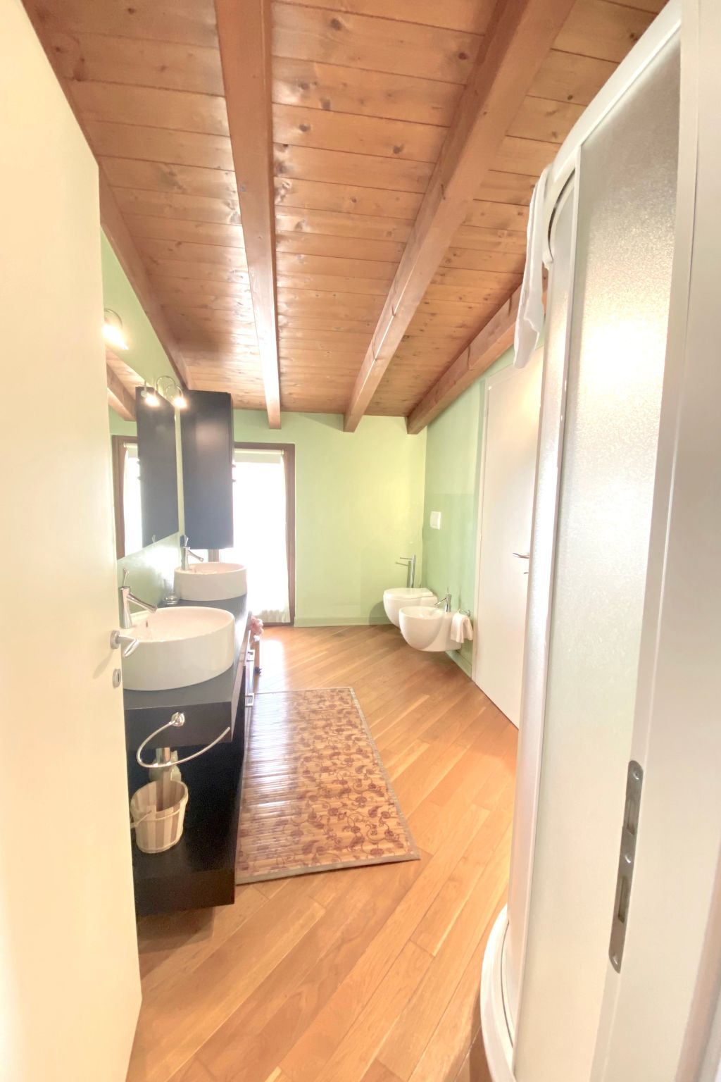 Wohnung mit privatem Garten und schöner Aussicht-Binnen