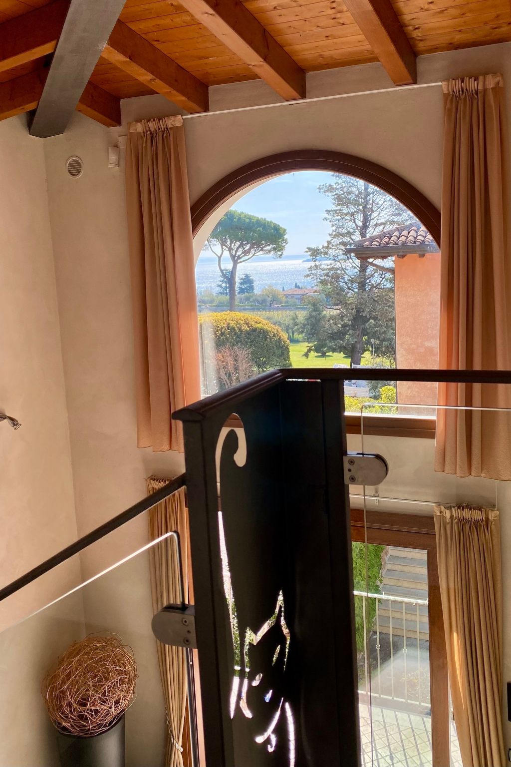 Wohnung mit privatem Garten und schöner Aussicht-Binnen