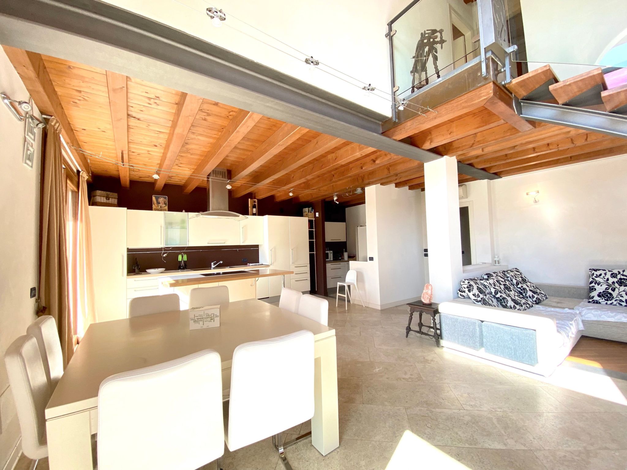 Wohnung mit privatem Garten und schöner Aussicht-Binnen