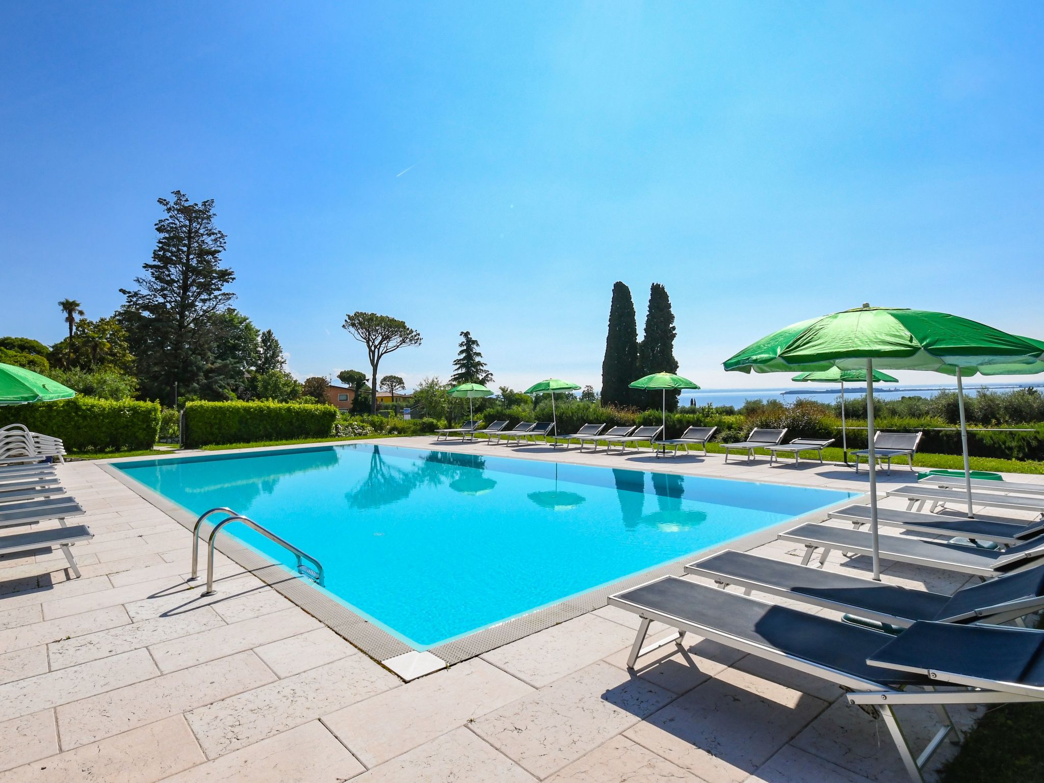 Wohnung in Moniga Del Garda mit Seeblick-Binnen