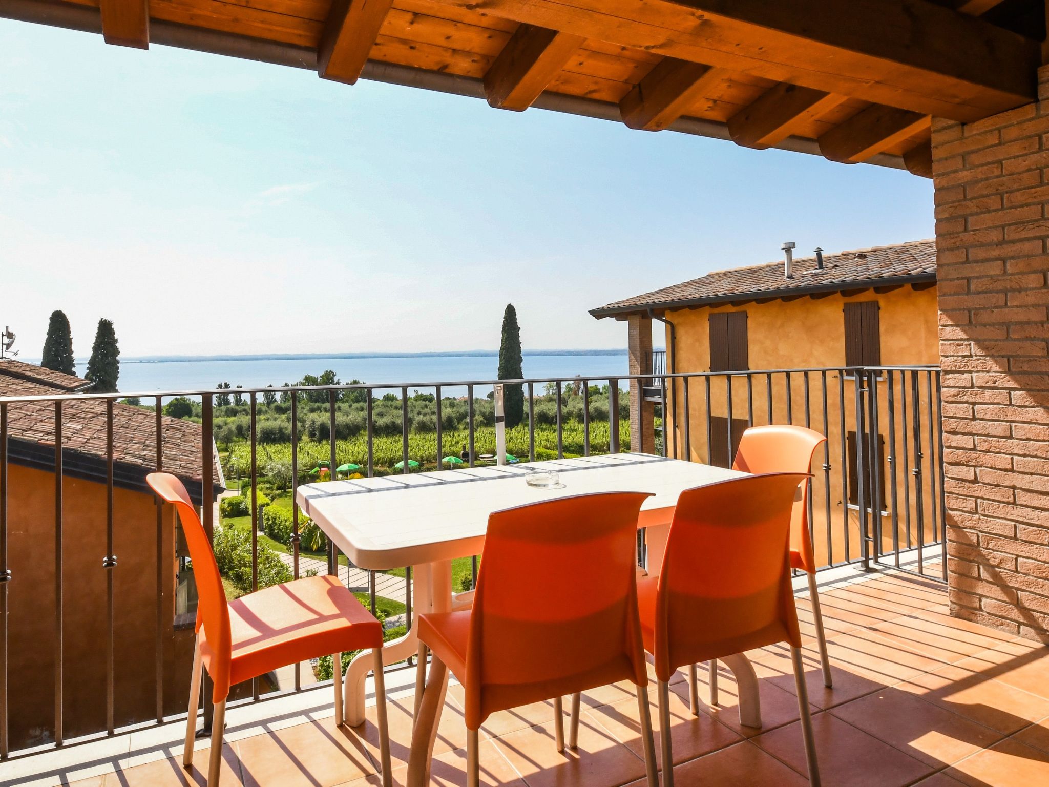 Wohnung in Moniga Del Garda mit Seeblick-Binnen
