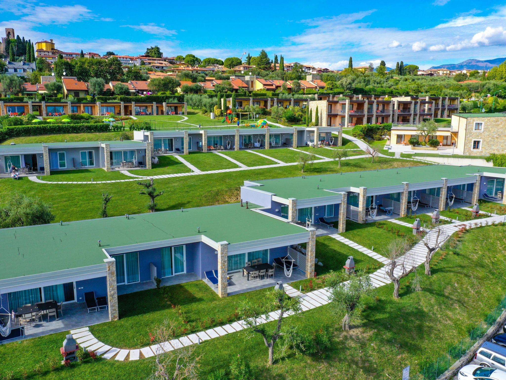 Wohnung mit Balkon, Schwimmbad und Seeblick-Binnen