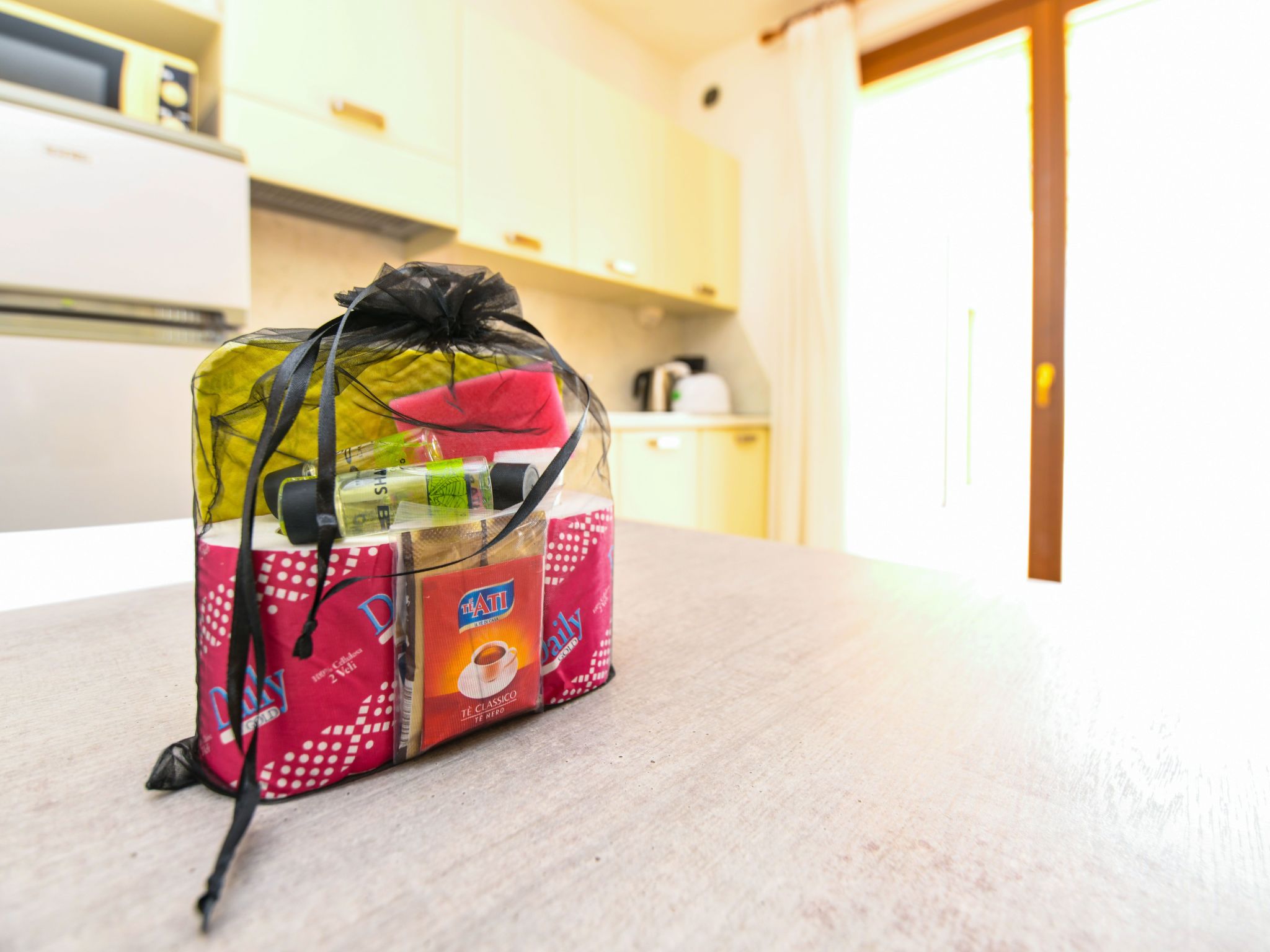 Wohnung mit Balkon, Schwimmbad und Seeblick-Binnen