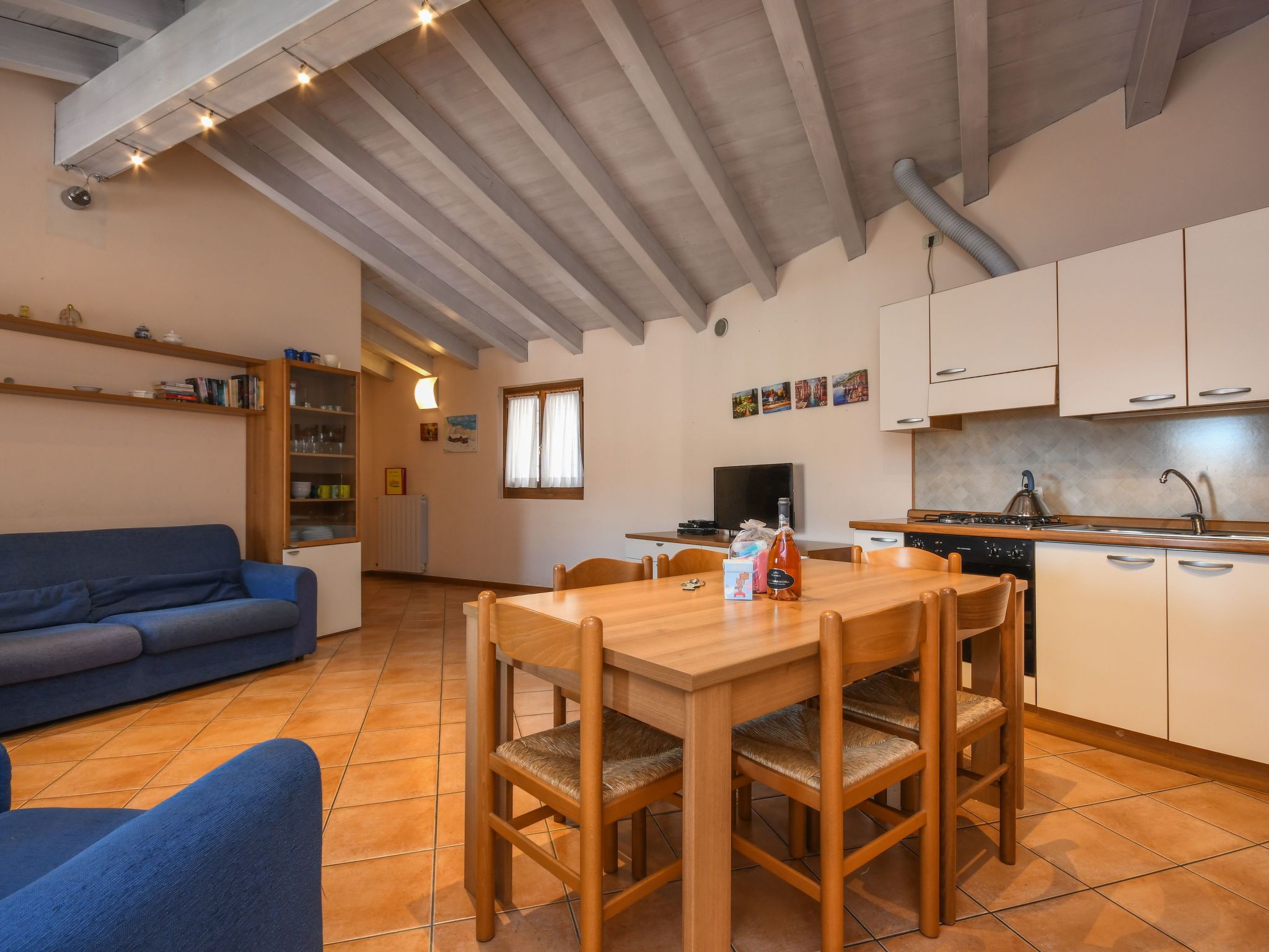 Wohnung mit Balkon, Garten und Seeblick-Binnen