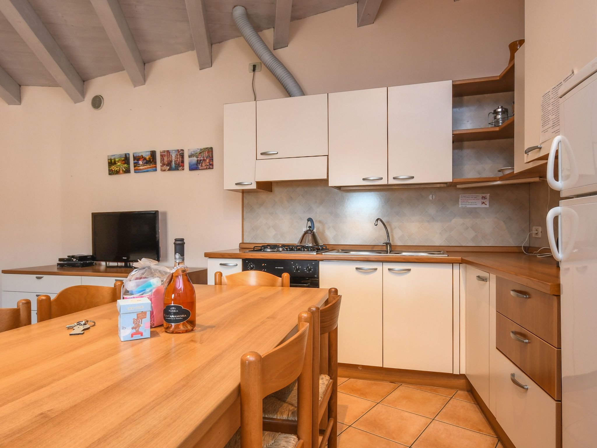 Wohnung mit Balkon, Garten und Seeblick-Binnen