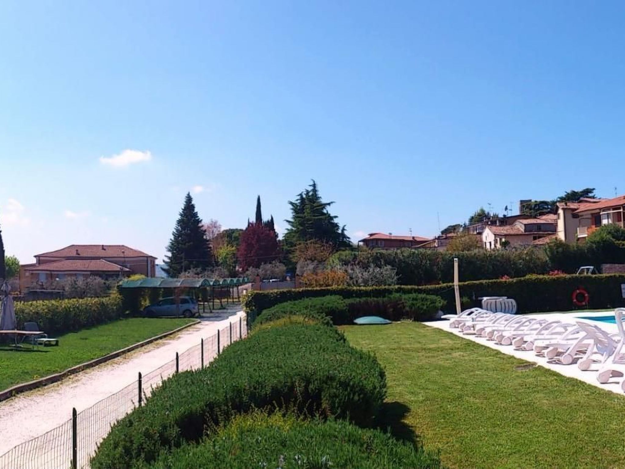 Wohnung mit Balkon, Garten und Seeblick-Binnen