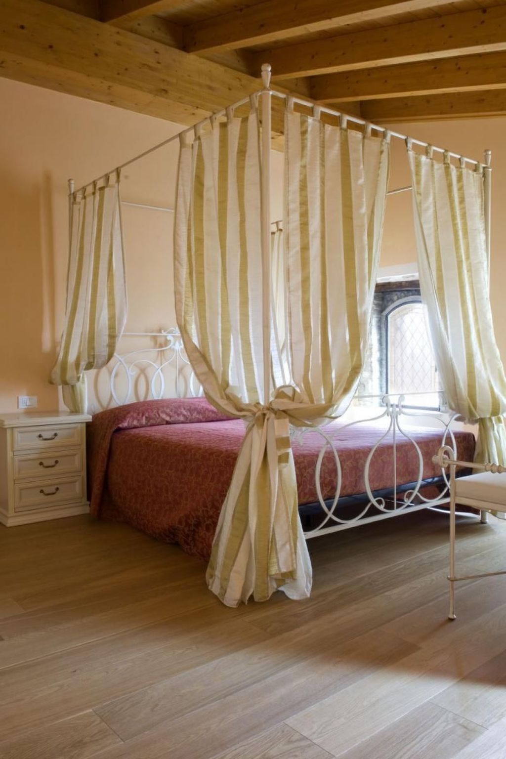 Wohnung mit Jacuzzi und Terrasse-Image-tags.info