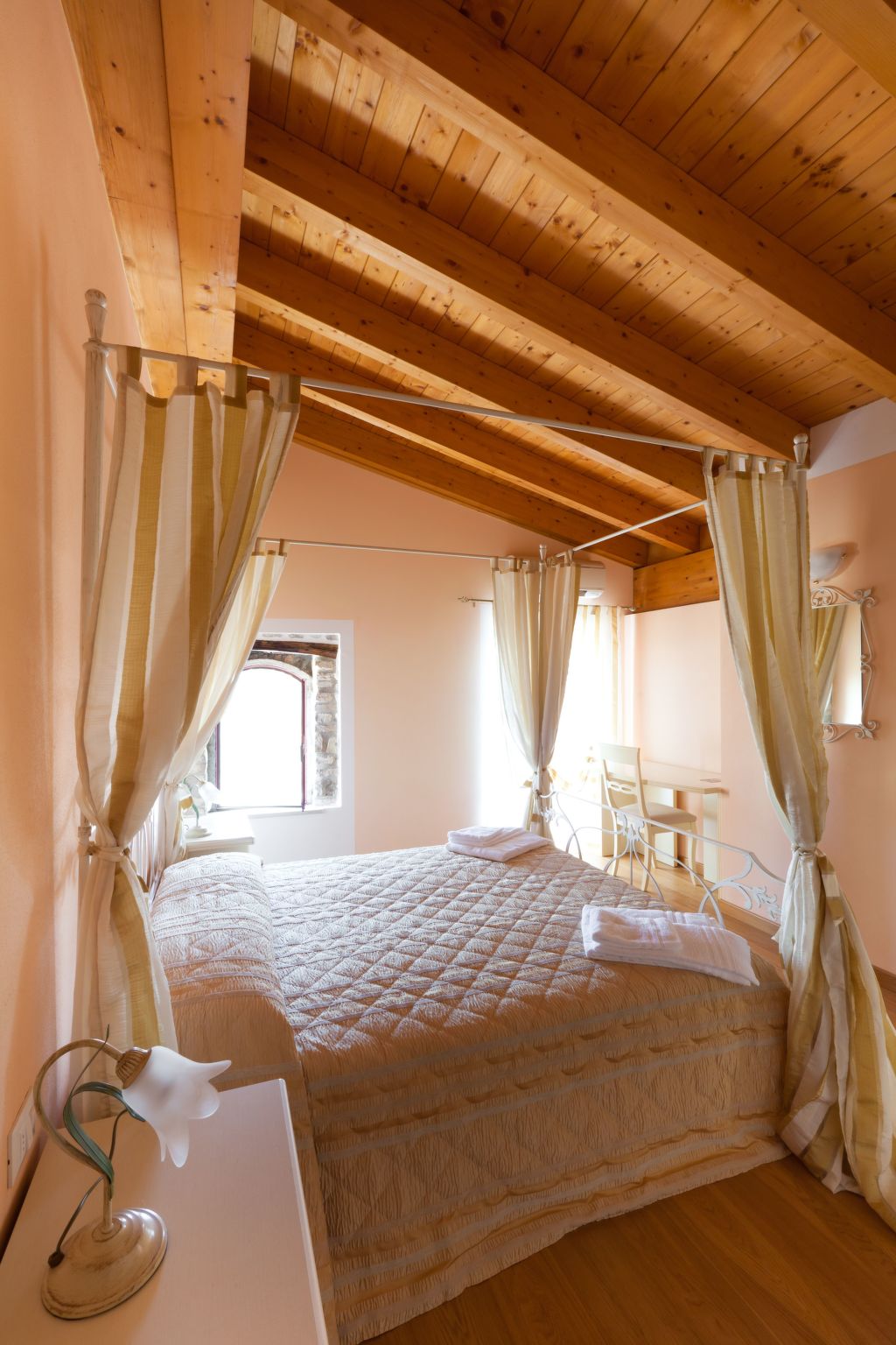 Wohnung mit Jacuzzi und Terrasse-Image-tags.info