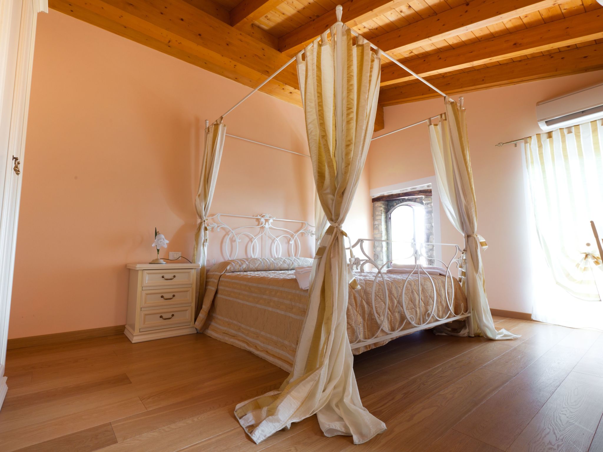 Wohnung mit Jacuzzi und Terrasse-Image-tags.info