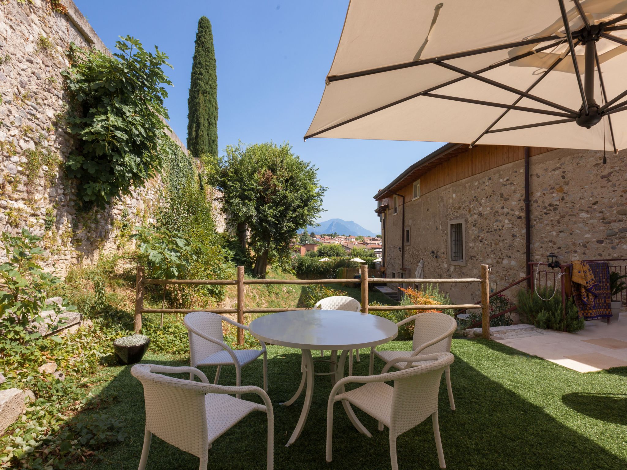 Loft in San Felice Del Benaco mit Terrasse-Image-tags.info