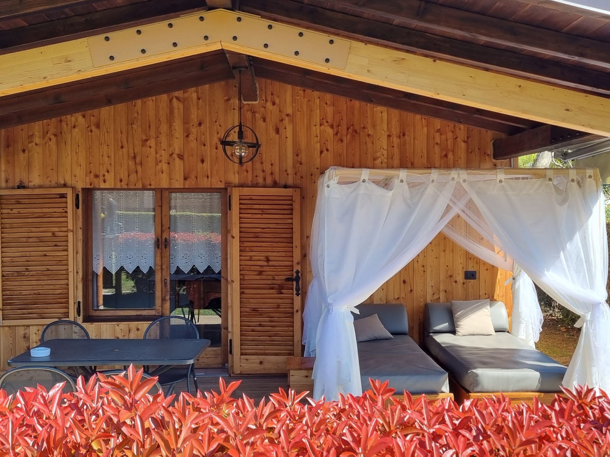 Vakantiehuis met omheinde tuin in San Felice del Benaco (Italië) 1 hond is welkom