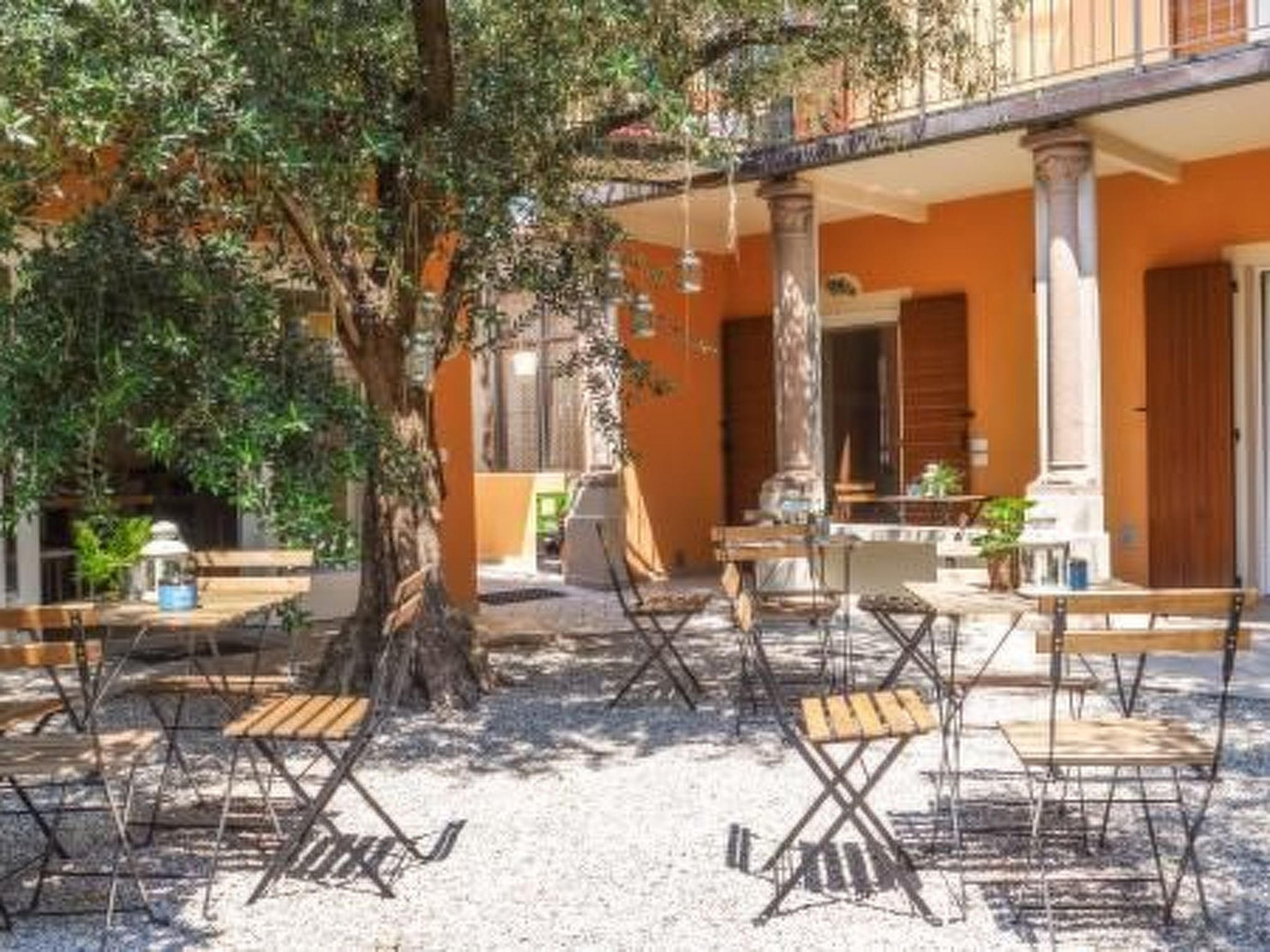 Orange' Wohnung mit privater Terrasse-Binnen