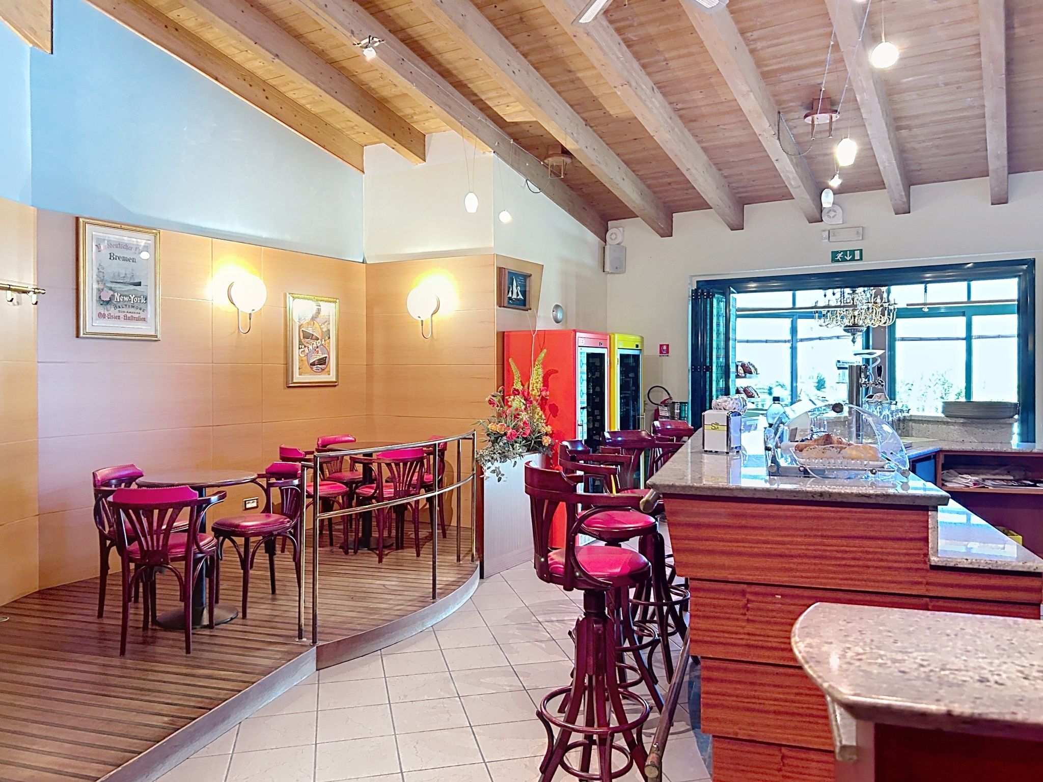 Piccola Italia - Inside