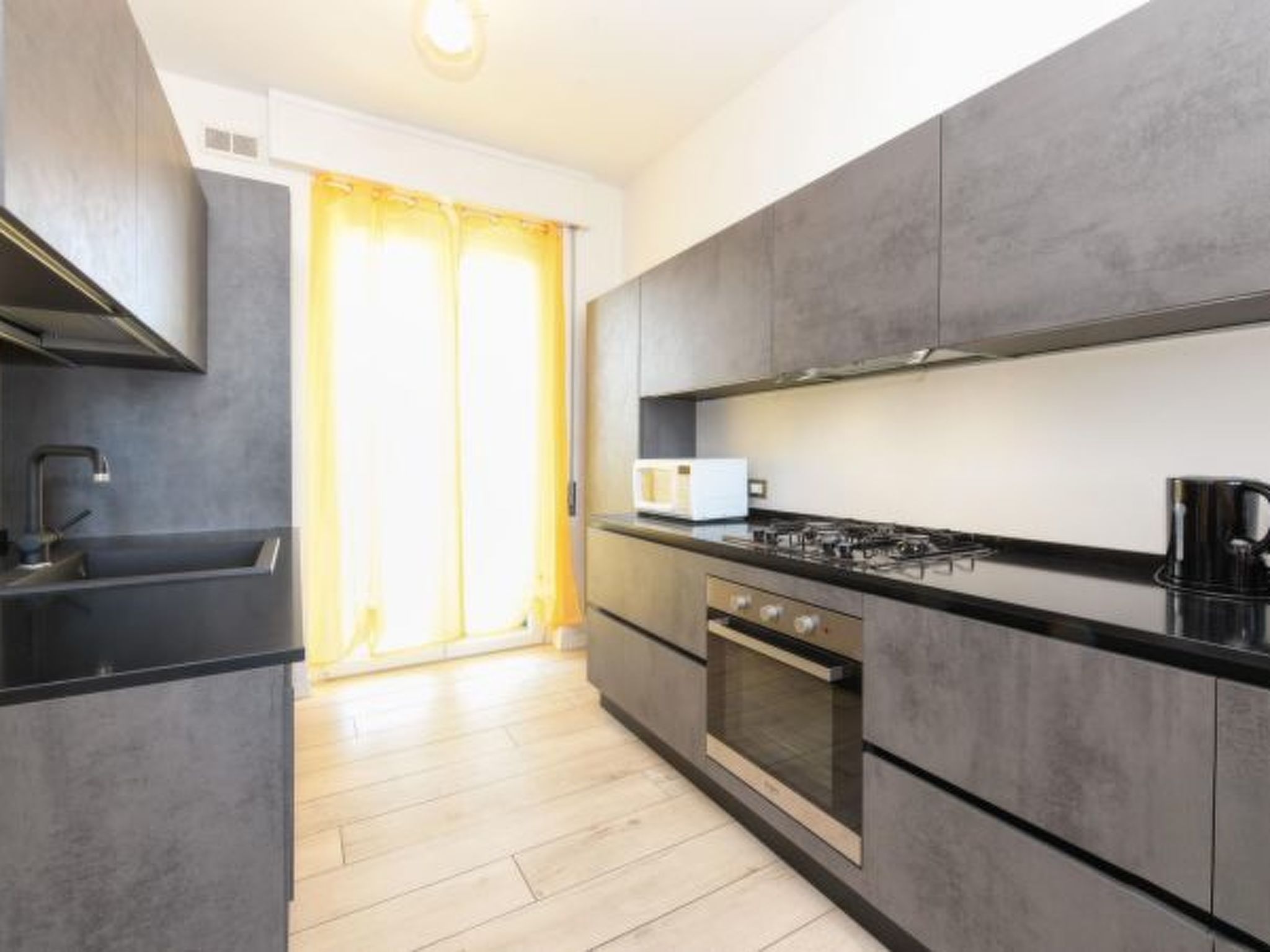 Desenzanoloft La Finestra sul Lago: Uw Uitzicht op het Gardameer in Limone - foto 11