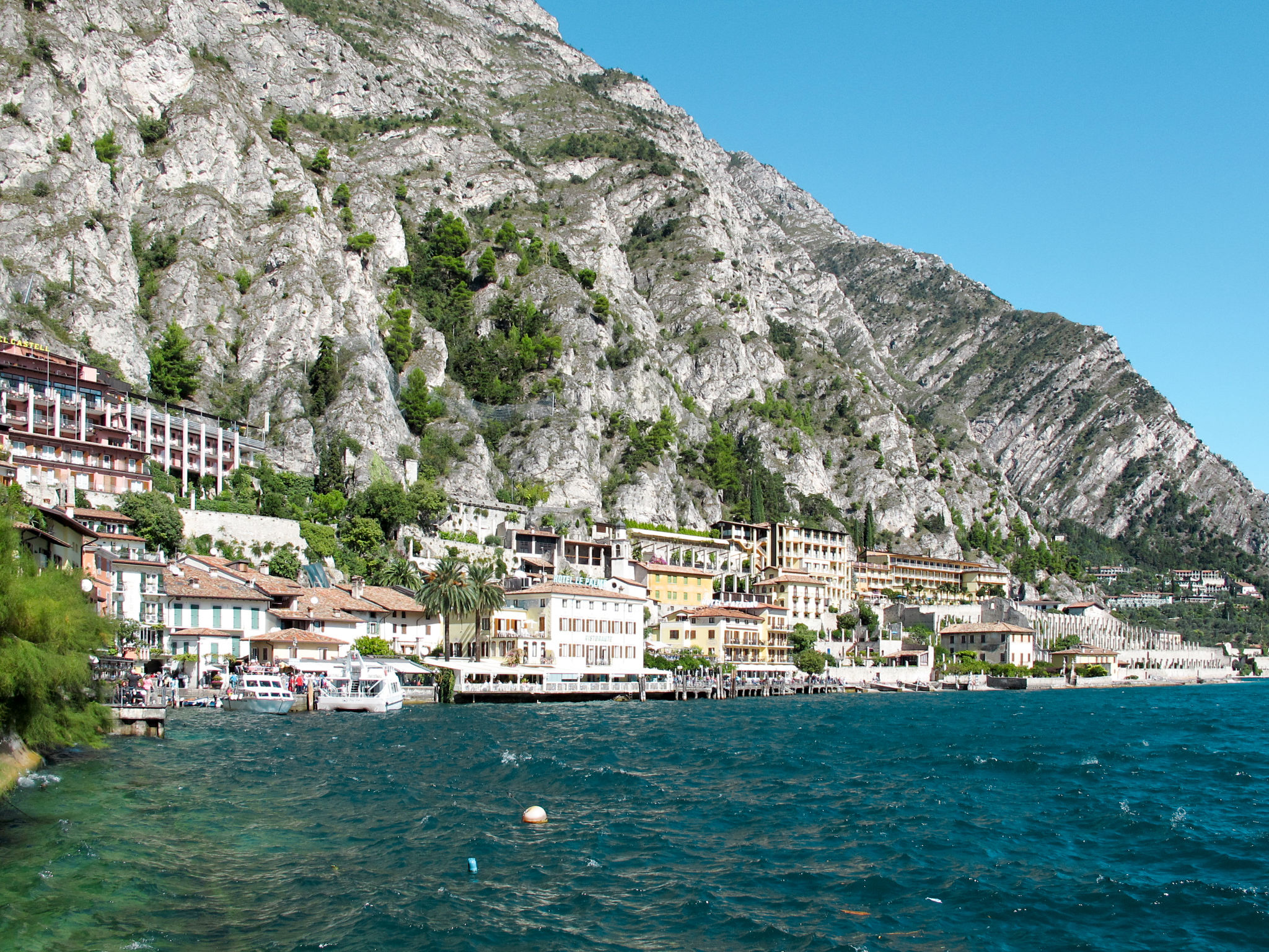 Desenzanoloft La Finestra sul Lago: Uw Uitzicht op het Gardameer in Limone - foto 25