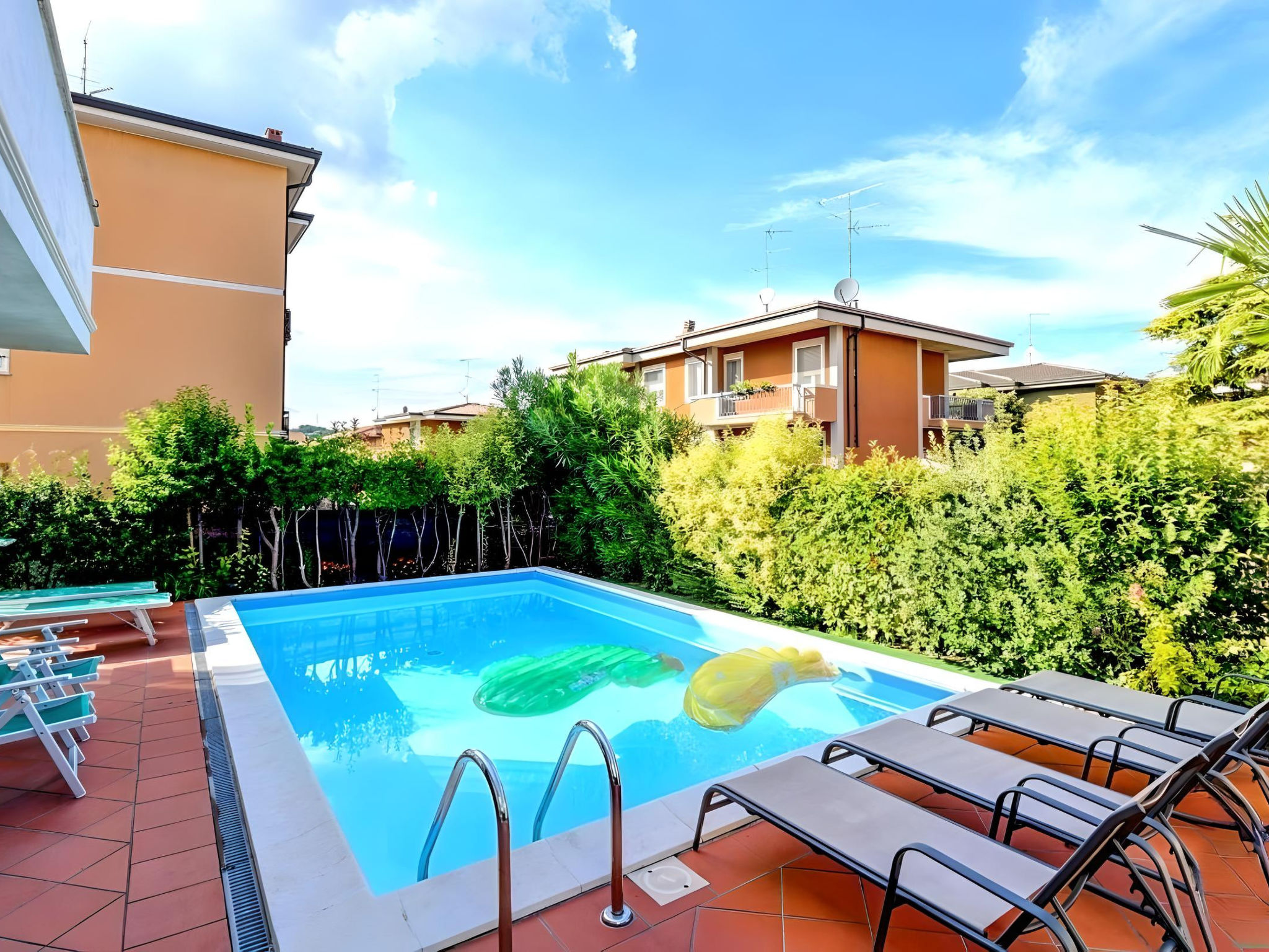45 - Garden and Pool in Desenzano centrum - Drinnen