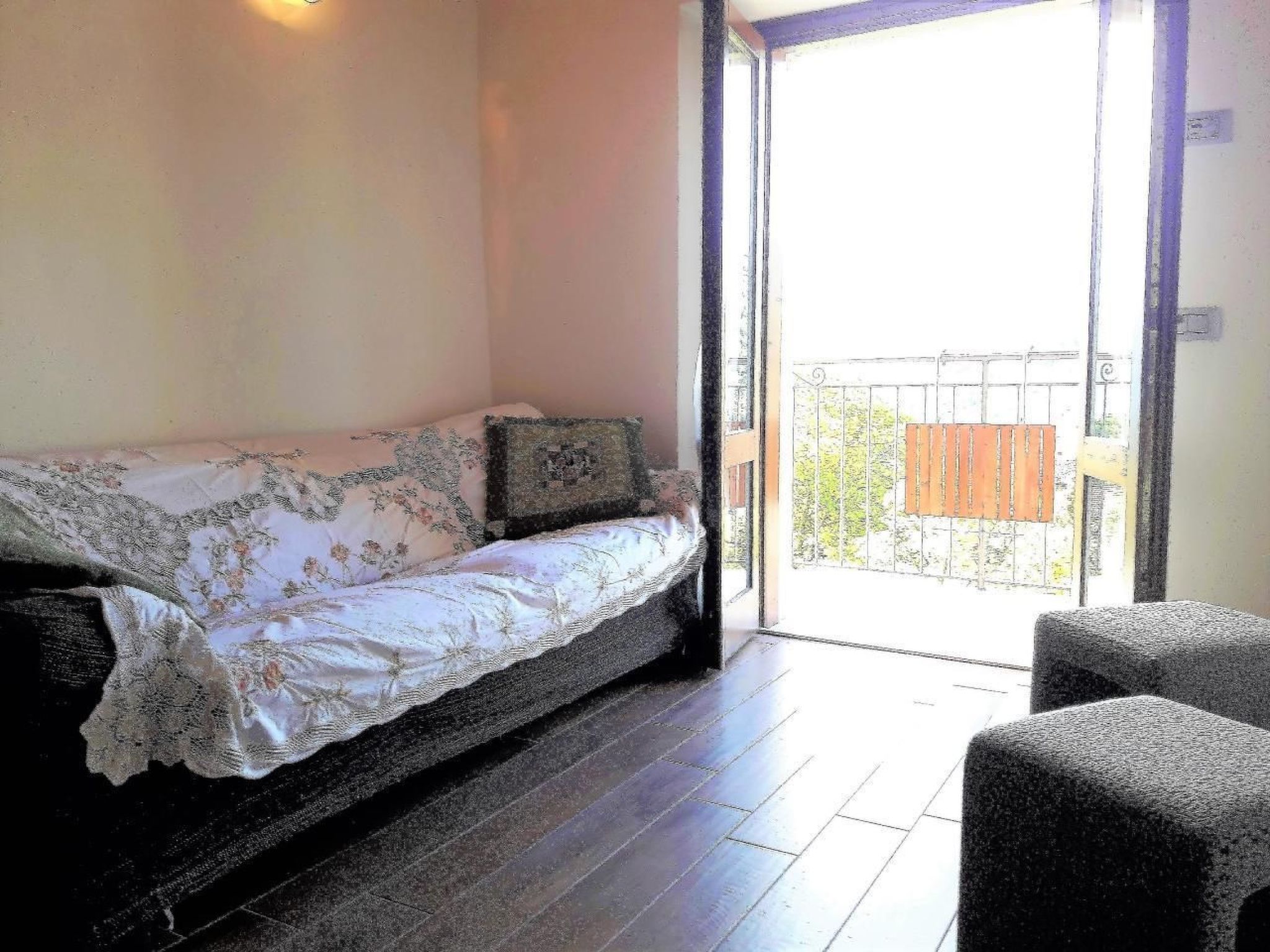 Arthur' Wohnung mit Blick aufs Wasser-Image-tags.info