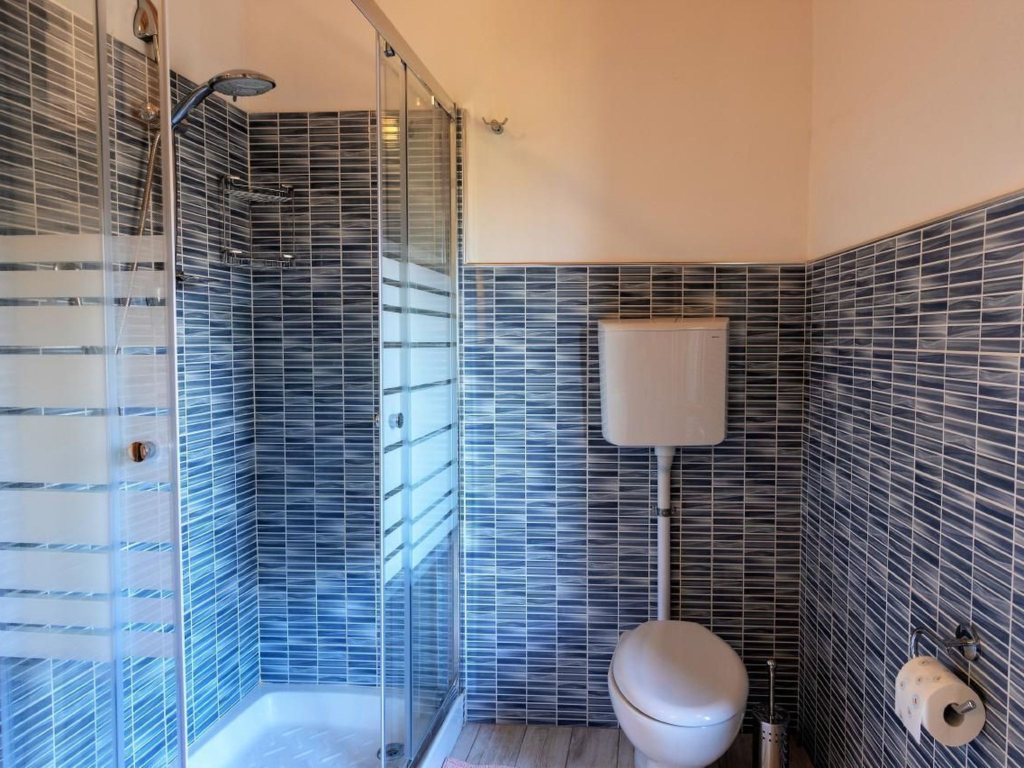 Arthur' Wohnung mit Blick aufs Wasser-Image-tags.info