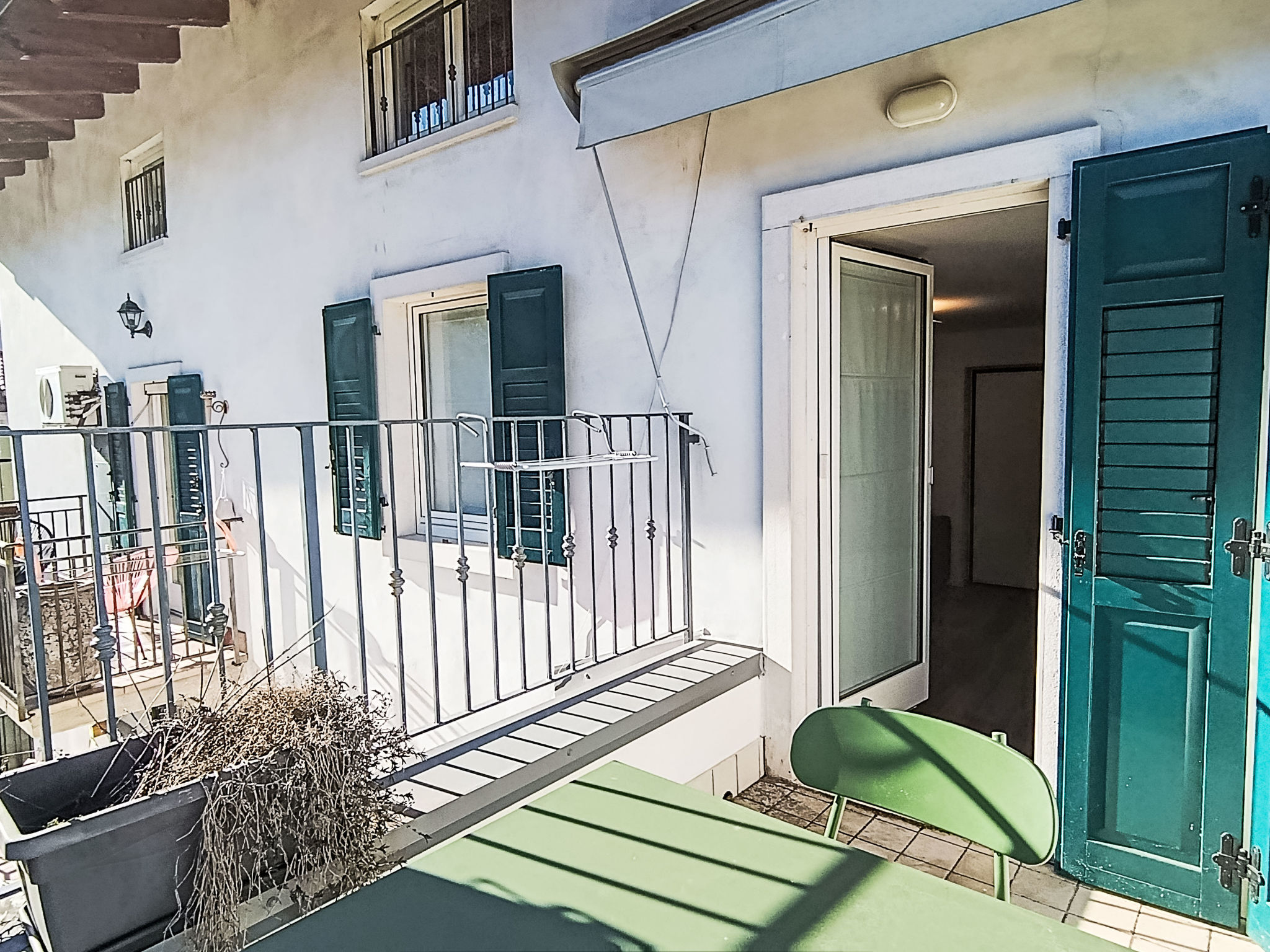 Tra gli Ulivi-Buiten