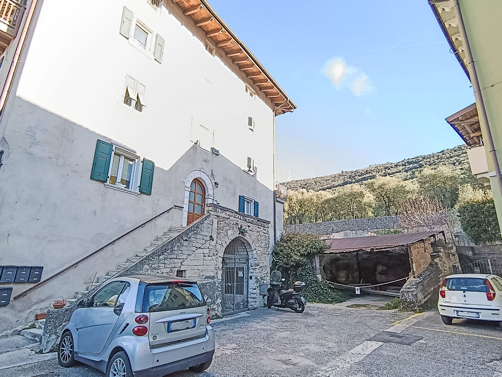 Tra gli Ulivi-Buiten