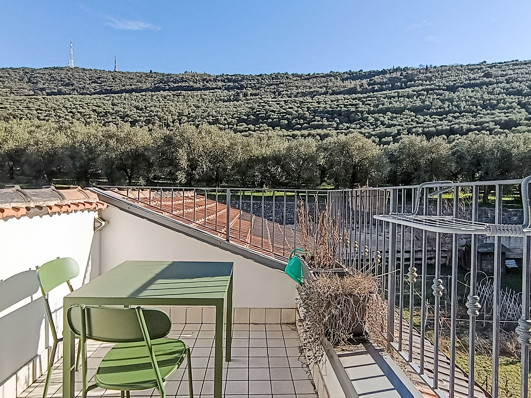 Tra gli Ulivi-Buiten