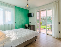 Modern vakantiehuis voor 8 personen nabij Riva del Garda met bergzicht - thumbnail 4